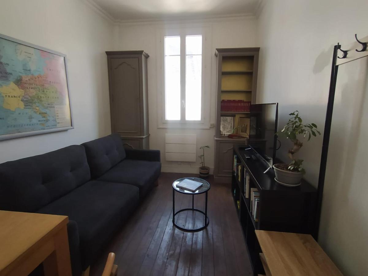 Le Nid Normand Avec Terrasse - Stationnement Facile Et Gratuit - 5 Min Seine Lägenhet Deville-les-Rouen Exteriör bild