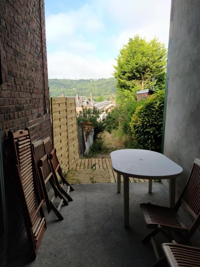 Le Nid Normand Avec Terrasse - Stationnement Facile Et Gratuit - 5 Min Seine Lägenhet Deville-les-Rouen Exteriör bild